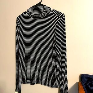 Large Women’s - Tunic -Size Large- American Eagle - Like new